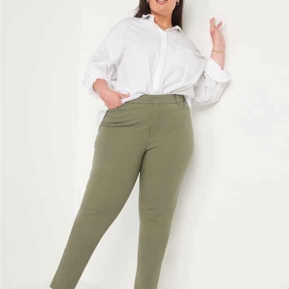 Old navy pixie pants - Picture 3 of 3